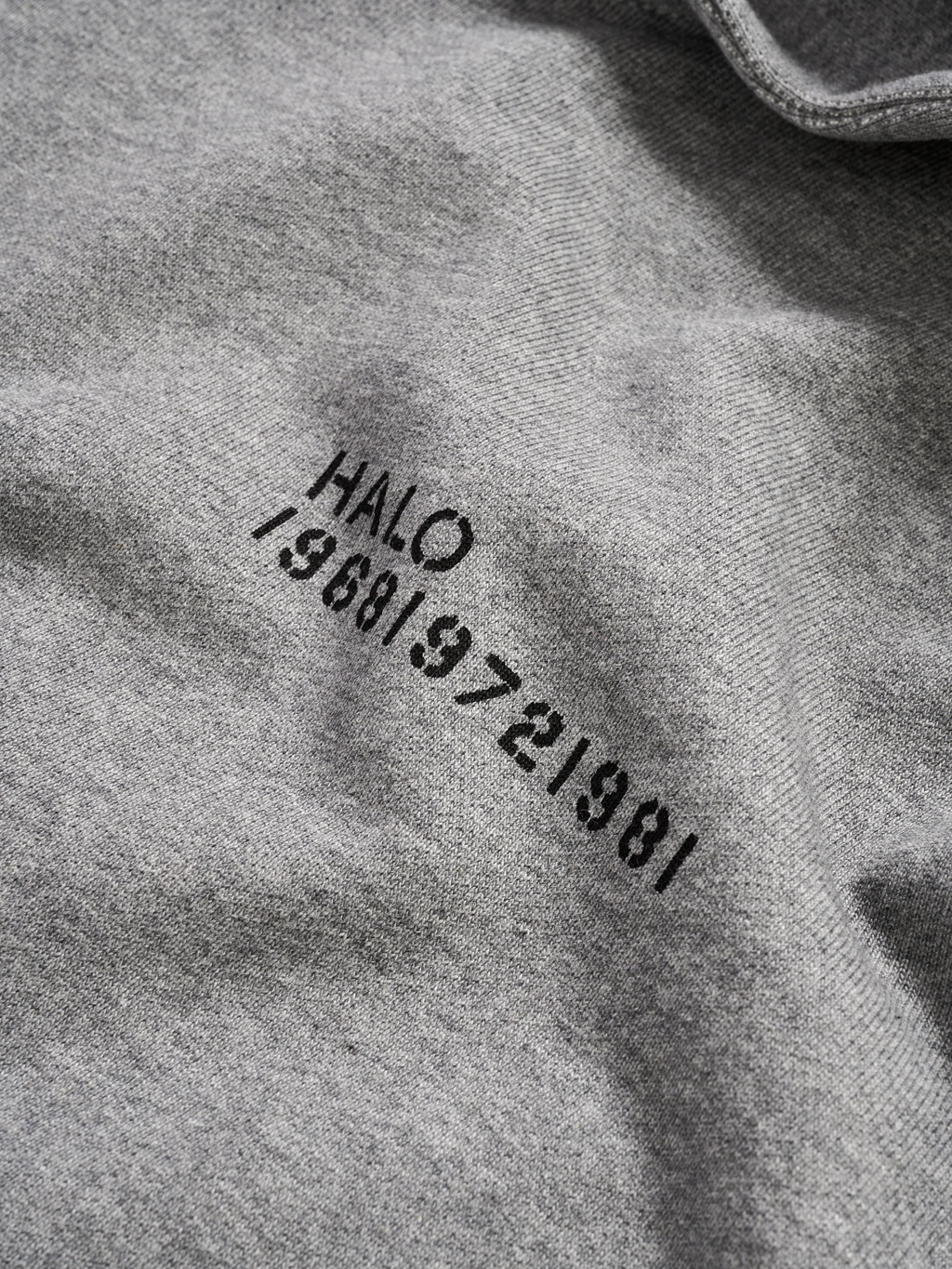 HALO ESSENTIAL HOODIE